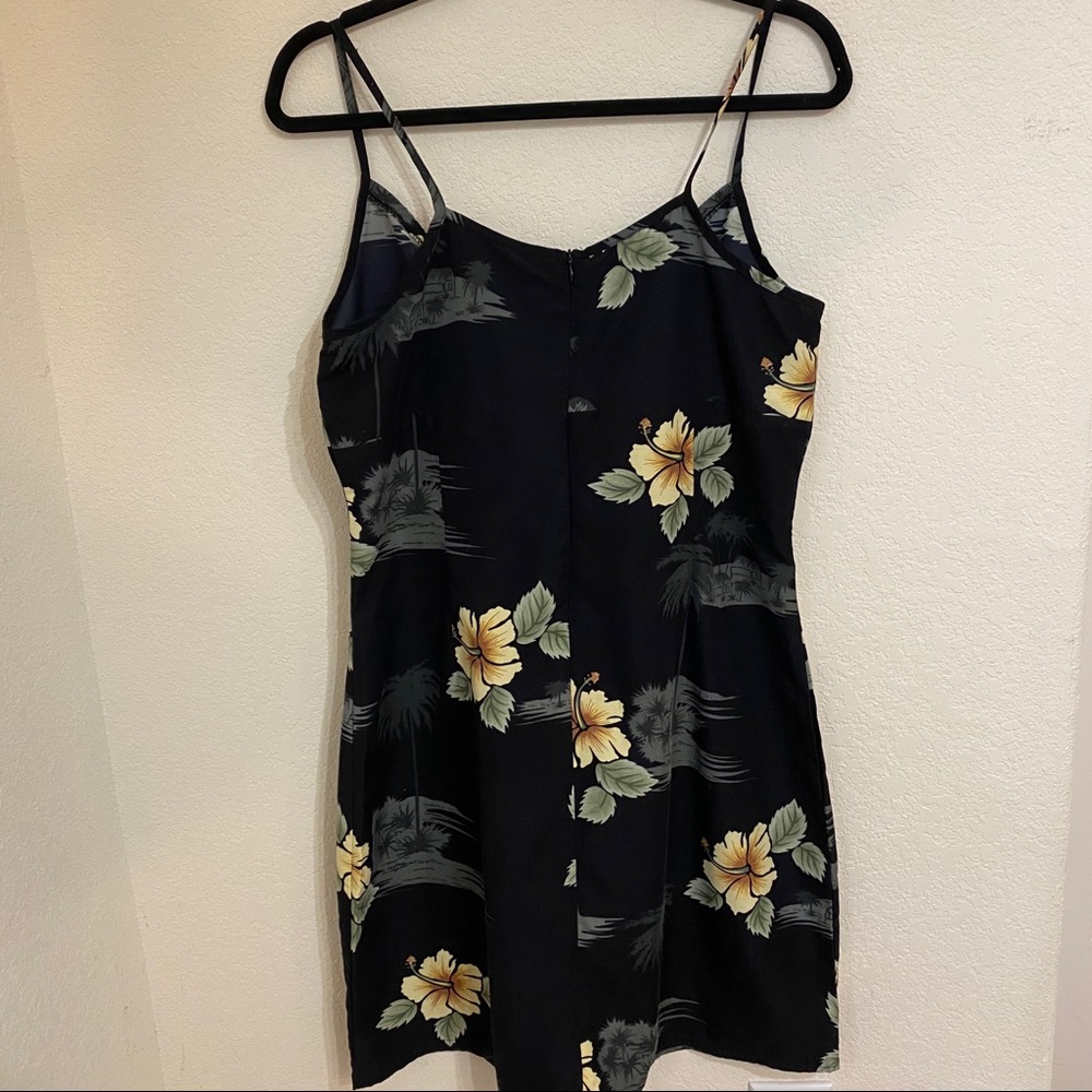 Hawaiian Flowered Strap Dress - Picture 4 of 5